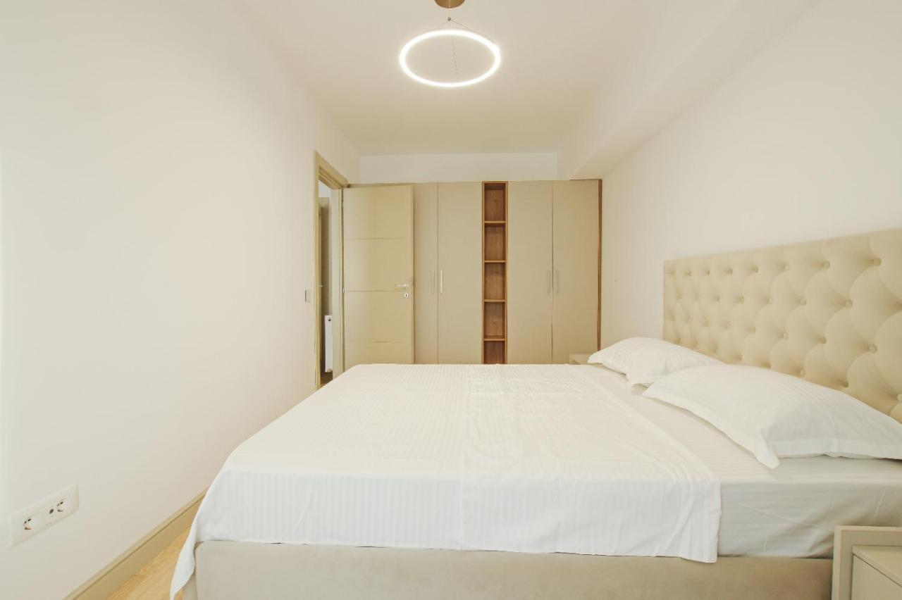 Himson-Beige Apartment Iasi Ngoại thất bức ảnh