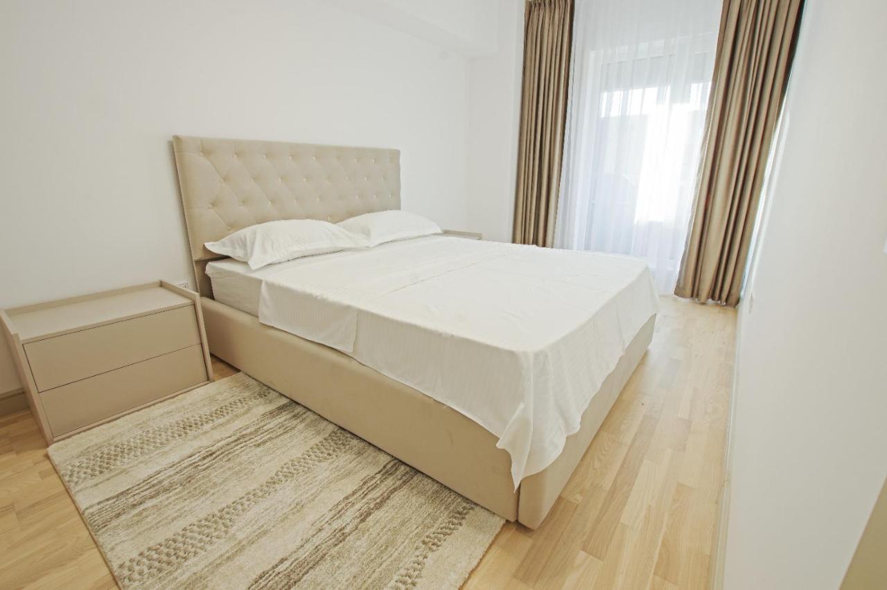 Himson-Beige Apartment Iasi Ngoại thất bức ảnh