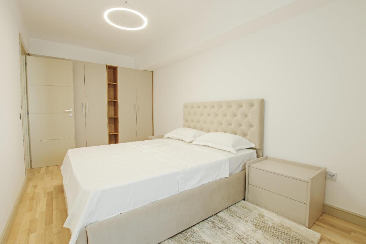 Himson-Beige Apartment Iasi Ngoại thất bức ảnh