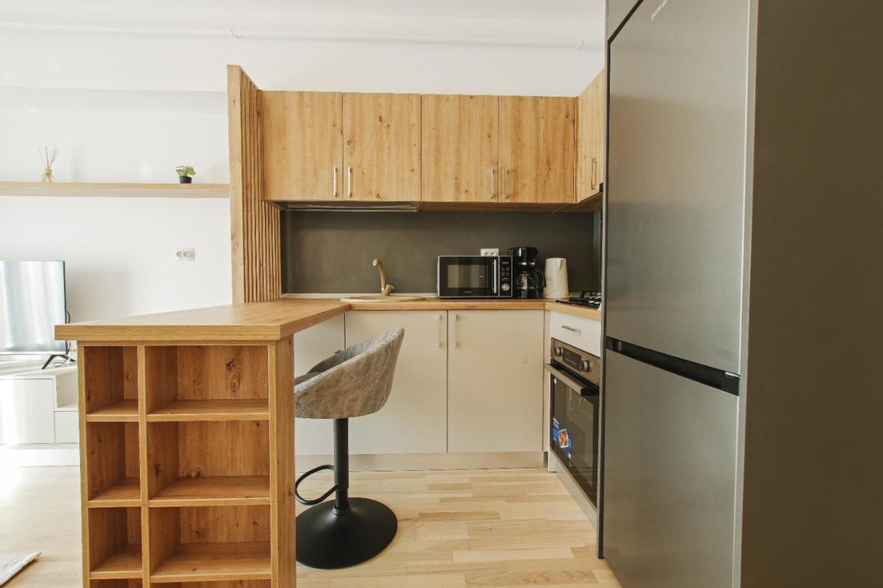 Himson-Beige Apartment Iasi Ngoại thất bức ảnh