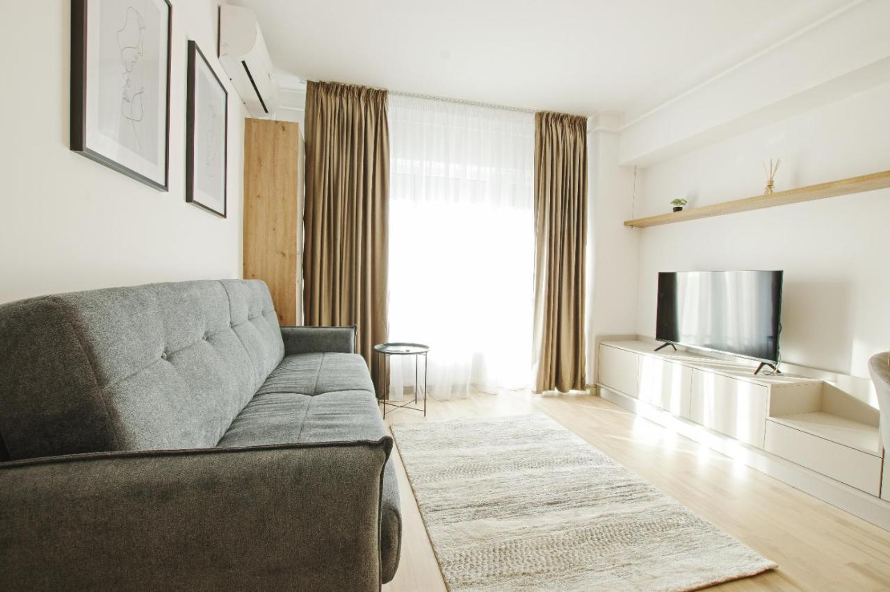 Himson-Beige Apartment Iasi Ngoại thất bức ảnh